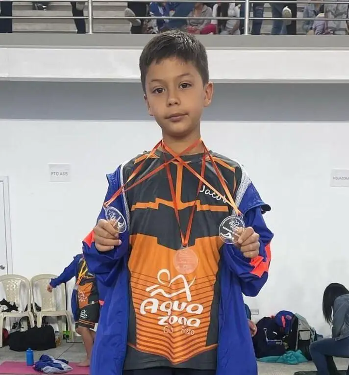 Juan Jacobo de la Cruz Patiño, promesa de la natación a nivel nacional, es El Personaje 10.